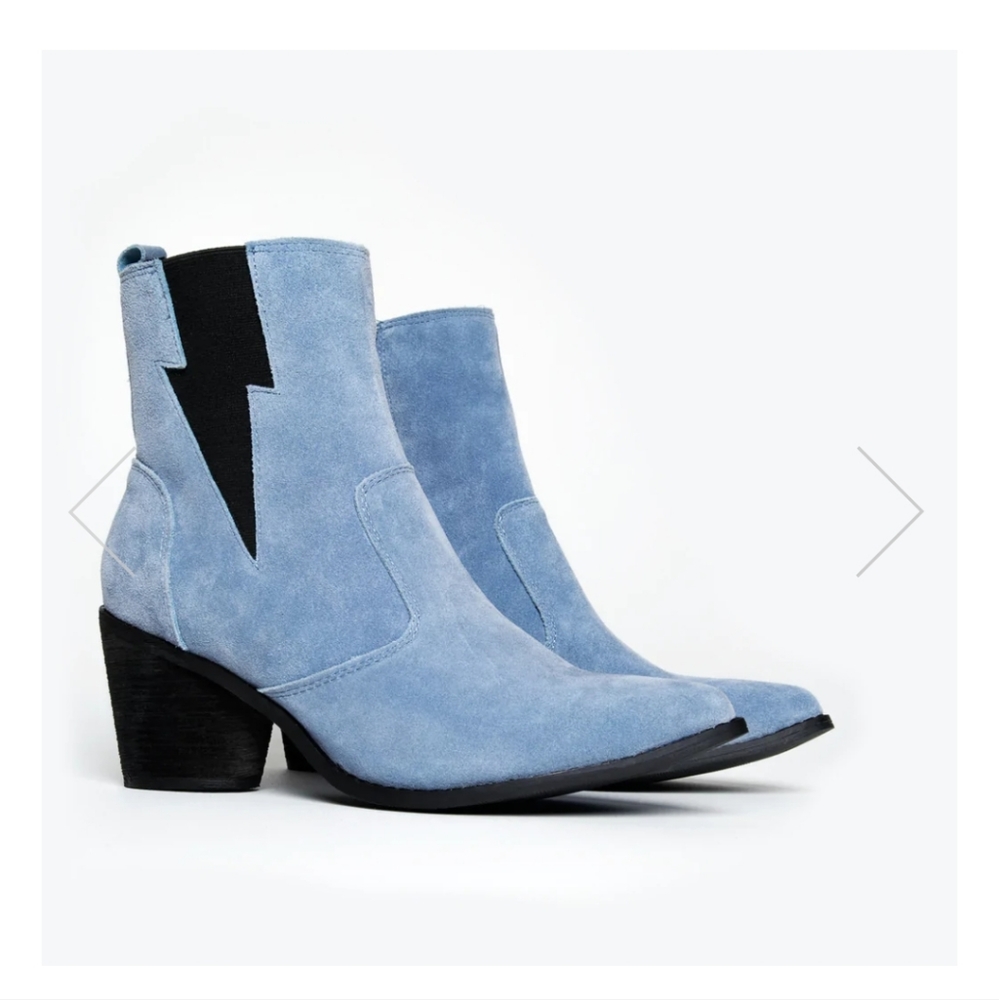 Teleport bolt blue boots